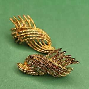 Elegant Gold-Tone Women's Earrings